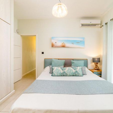 Beachcove Apt No 1 Pereybere Beach ภายนอก รูปภาพ