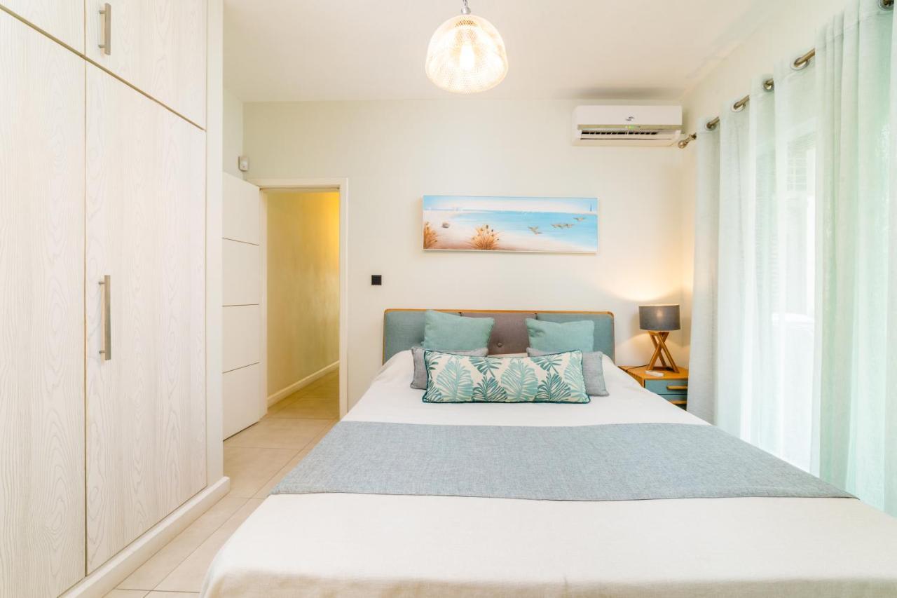 Beachcove Apt No 1 Pereybere Beach ภายนอก รูปภาพ