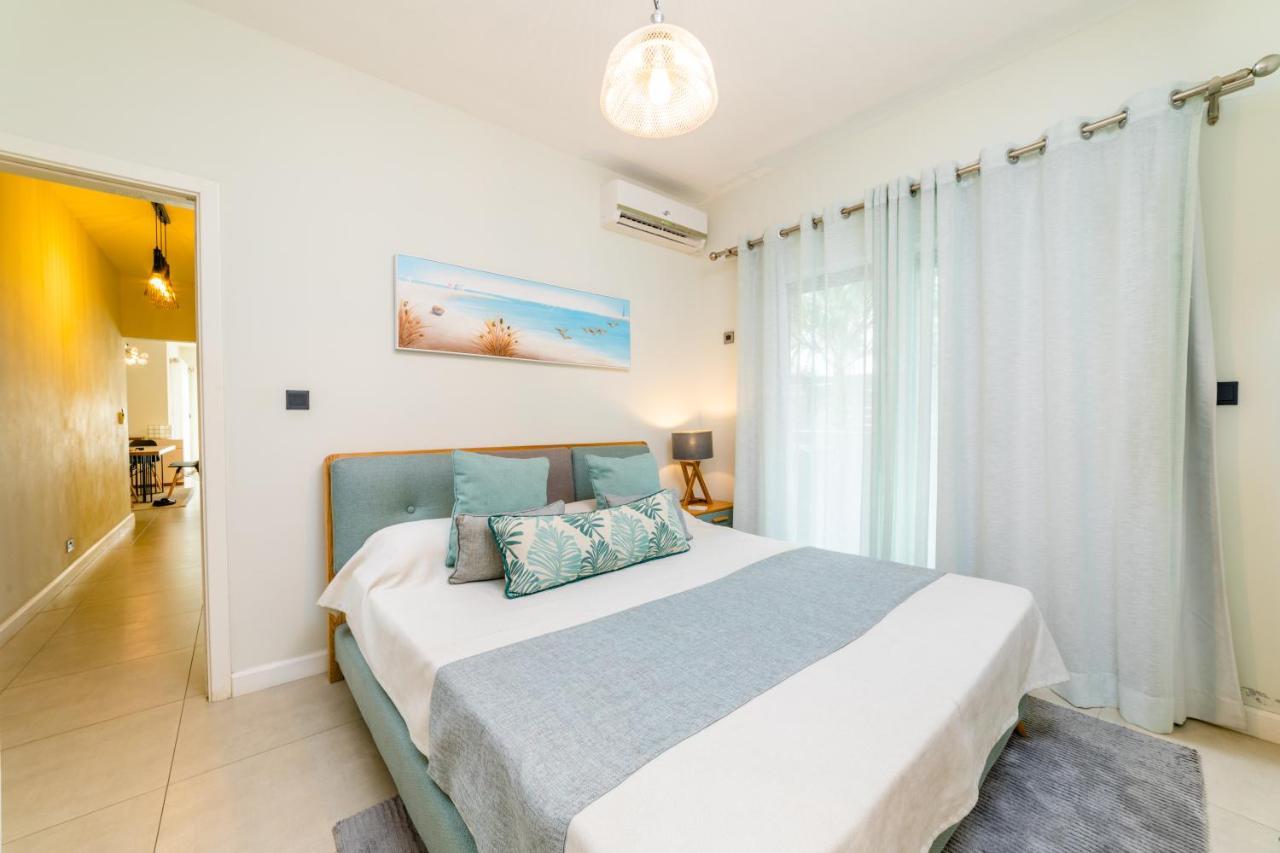 Beachcove Apt No 1 Pereybere Beach ภายนอก รูปภาพ