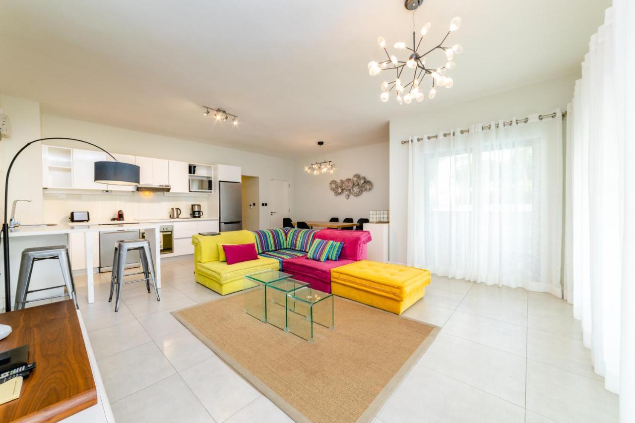 Beachcove Apt No 1 Pereybere Beach ภายนอก รูปภาพ