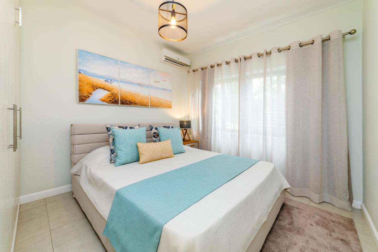 Beachcove Apt No 1 Pereybere Beach ภายนอก รูปภาพ