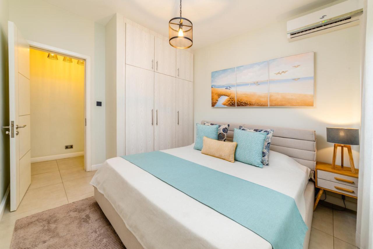 Beachcove Apt No 1 Pereybere Beach ภายนอก รูปภาพ